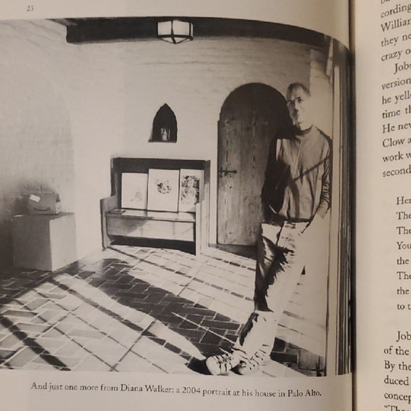 Steve Jobs by Walter Isaacson Hardcover Book - Picture 10 of 12